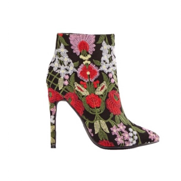 JustFab Shoes - NIB/NWT Embroidered Floral Stiletto Bootie